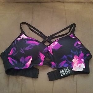 Pink edition sports bra ultimate Pushup